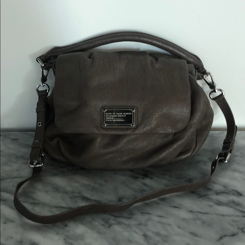 Marc Jacobs Grey leather cross body bag w/ handle